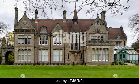 Denzell Jardins et chambre. Construit par Robert Scott, cette chambre à Bowden, Altrincham dispose d'un bassin d'agrément, des vignes, des orchidées, et un jardin en contrebas. Banque D'Images