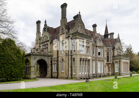 Denzell Jardins et chambre. Construit par Robert Scott, cette chambre à Bowden, Altrincham dispose d'un bassin d'agrément, des vignes, des orchidées, et un jardin en contrebas. Banque D'Images