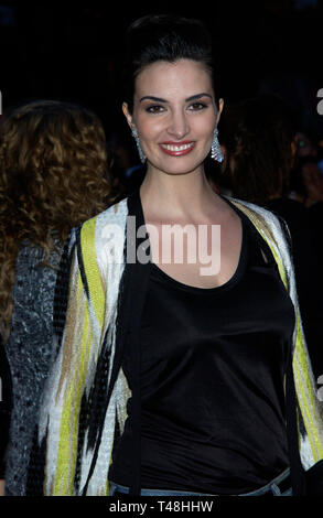 CANNES, FRANCE. 17 mai 2003 : l'actrice SONIA AQUINO sur party au Festival de Cannes pour HBO Films. Banque D'Images