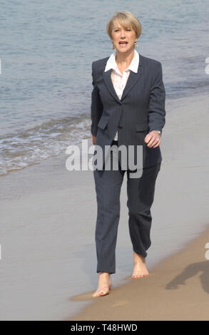 CANNES, FRANCE. 16 mai 2003 : l'actrice Helen Mirren au photocall à Cannes pour son nouveau film Calendar Girls. Banque D'Images