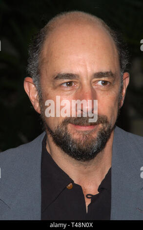 LOS ANGELES, CA. 01 novembre 2003 : l'Acteur RICHARD SCHIFF & actrice épouse SHEILA KELLEY à parti à Los Angeles pour célébrer le 100e épisode de la série TV de l'Aile Ouest. Banque D'Images