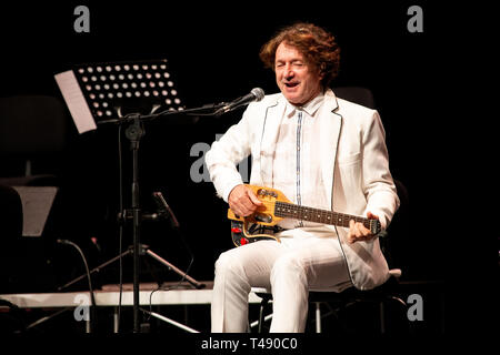 Milan Italie 13 avril 2019 Goran Bregovic live au Teatro degli Arcimboldi © Roberto Finizio / Alamy Banque D'Images