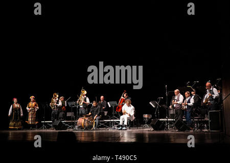 Milan Italie 13 avril 2019 Goran Bregovic live au Teatro degli Arcimboldi © Roberto Finizio / Alamy Banque D'Images