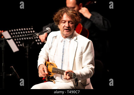 Milan Italie 13 avril 2019 Goran Bregovic live au Teatro degli Arcimboldi © Roberto Finizio / Alamy Banque D'Images