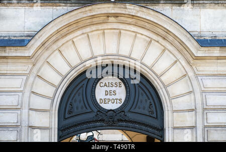 Façade de la Caisse des Dépôts et Consignations à Paris Banque D'Images