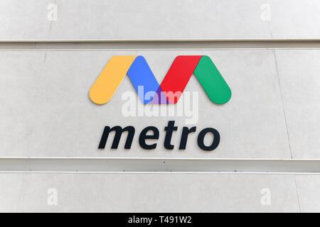 Baku, Azerbaïdjan - 15 juillet 2018 : Logo pour le métro dans la ville de Bakou, Azerbaïdjan. Banque D'Images