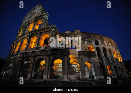 Le Colisée (ou Coliseum). grand angle extérieur vue panoramique, Rome, Italie Banque D'Images