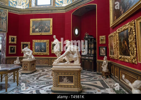 Florence, Italie - 26 juin 2018 : une vue panoramique de l'intérieur et les arts de la Galerie des Offices (Galleria degli Uffizi) est situé à côté du musée d'art à Piazz Banque D'Images