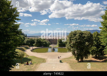 Florence, Italie - 26 juin 2018 : vue panoramique sur le jardin de Boboli (Giardino di Boboli) est un parc à Florence, en Italie, qui abrite une collection de l'al. Banque D'Images