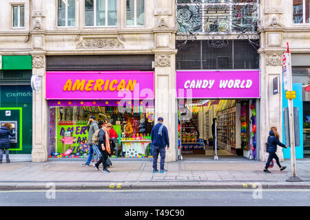 American Candy World dans Oxford Street vend des bonbons américains habituellement pas facilement disponibles dans le Royaume-Uni. Banque D'Images