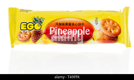 Winneconne, WI - 13 Avril 2019 : un paquet de biscuits confiture ananas Ego les cookies sur une base isolée Banque D'Images