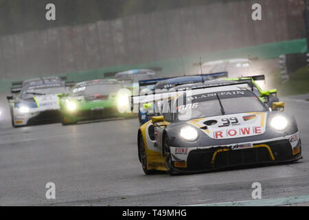 Monza, Italie. 14 avr, 2019. ROWE Course Porsche 911 GT3 R avec les pilotes Dirk Werner, Matt Campbell & Dennis Olsen au cours de la 2019 GT série Blancpain à Autodromo di Monza, Monza, Italie, le 14 avril 2019. Photo par Jurek Biegus. Usage éditorial uniquement, licence requise pour un usage commercial. Aucune utilisation de pari, de jeux ou d'un seul club/ligue/dvd publications. Credit : UK Sports Photos Ltd/Alamy Live News Banque D'Images