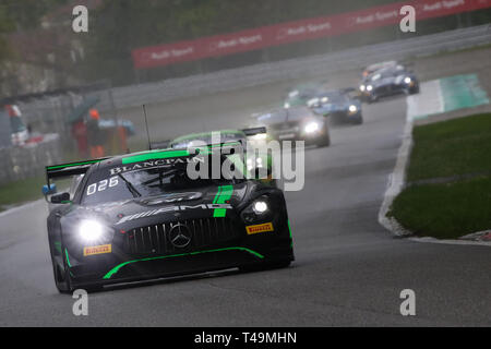 Monza, Italie. 14 avr, 2019. Strakka Racing Mercedes-AMG GT3 avec les pilotes Lewis Williamson, Dev Gore & Jack Hawksworth au cours de la 2019 GT série Blancpain à Autodromo di Monza, Monza, Italie, le 14 avril 2019. Photo par Jurek Biegus. Usage éditorial uniquement, licence requise pour un usage commercial. Aucune utilisation de pari, de jeux ou d'un seul club/ligue/dvd publications. Credit : UK Sports Photos Ltd/Alamy Live News Banque D'Images