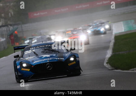 Monza, Italie. 14 avr, 2019. FALCON NOIR Mercedes-AMG GT3 avec les pilotes Yelmer Buurman, Maro Engel & Luca Stolz au cours de la 2019 GT série Blancpain à Autodromo di Monza, Monza, Italie, le 14 avril 2019. Photo par Jurek Biegus. Usage éditorial uniquement, licence requise pour un usage commercial. Aucune utilisation de pari, de jeux ou d'un seul club/ligue/dvd publications. Credit : UK Sports Photos Ltd/Alamy Live News Banque D'Images