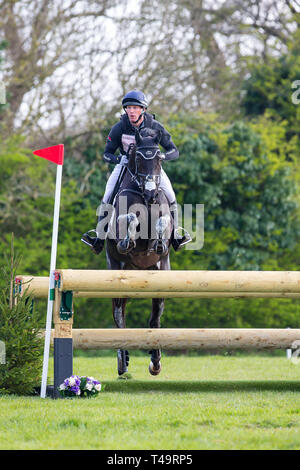 Norfolk, Royaume-Uni. 14 avr, 2019. Gagnant. Oliver Townend riding Cillnabradden Evo. GBR. CCI4*. L'article C. Barefoot Retreats Burnham Market International Horse Trials. Le concours complet. Burnham Market. Le Norfolk. United Kingdom. GBR. {14}/{04}/{2019}. Credit : Sport en images/Alamy Live News Banque D'Images