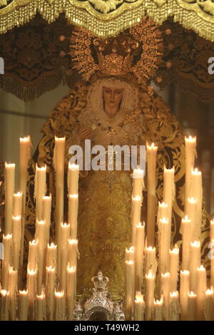 14 avril 2019 - 14 avril 2019 (Malaga Malaga ) l'acteur Antonio Banderas participe une année de plus dans la procession de la Vierge de Lagrimas et favorise aujourd'hui Dimanche de bouquets dans la Semaine Sainte de Malaga Crédit : Lorenzo Carnero/ZUMA/Alamy Fil Live News Banque D'Images