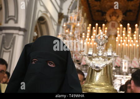 14 avril 2019 - 14 avril 2019 (Malaga Malaga ) l'acteur Antonio Banderas participe une année de plus dans la procession de la Vierge de Lagrimas et favorise aujourd'hui Dimanche de bouquets dans la Semaine Sainte de Malaga Crédit : Lorenzo Carnero/ZUMA/Alamy Fil Live News Banque D'Images