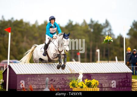 Norfolk, Royaume-Uni. 14 avr 2019. 2e place. Tom McEwen équitation Dreamaway II. GBR. CCI3*. La Section A. Barefoot Retreats Burnham Market International Horse Trials. Le concours complet. Burnham Market. Le Norfolk. United Kingdom. GBR. {14}/{04}/{2019}. Credit : Sport en images/Alamy Live News Banque D'Images