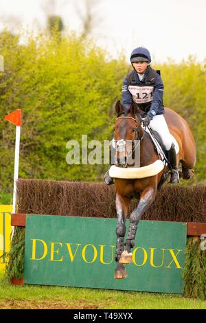 Norfolk, Royaume-Uni. 14 avr 2019. Gagnant. Lizzie Baugh équitation Quarryman. GBR. CCI3*. L'article A1. Retraites Barefoot Burnham Market International Horse Trials. Le concours complet. Burnham Market. Le Norfolk. United Kingdom. GBR. {14}/{04}/{2019}. Credit : Sport en images/Alamy Live News Banque D'Images