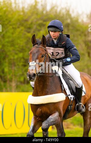 Norfolk, Royaume-Uni. 14 avr 2019. Gagnant. Lizzie Baugh équitation Quarryman. GBR. CCI3*. L'article A1. Retraites Barefoot Burnham Market International Horse Trials. Le concours complet. Burnham Market. Le Norfolk. United Kingdom. GBR. {14}/{04}/{2019}. Credit : Sport en images/Alamy Live News Banque D'Images