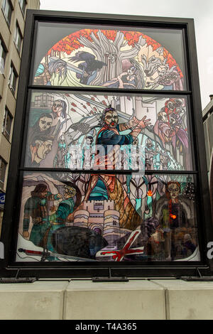 Donegall Place, Belfast, Royaume-Uni. Apr 15, 2019. Un vitrail appelé verre de Trônes qui dépeint plusieurs personnages de la maison de Stark a été dévoilé dans le centre de Belfast. Avec la dernière saison de l'acclamé Drame Fantasy Game of thrones projection le 15 avril Crédit : Bonzo/Alamy Live News Banque D'Images