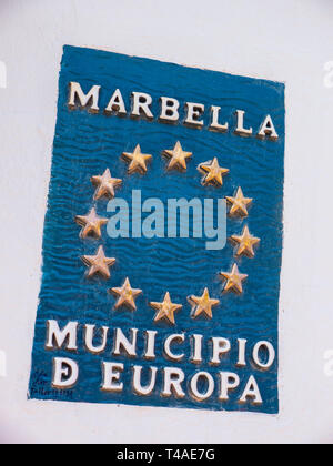 Marbella 'Municipio d'Europe' avec l'étoile d'or, une plaque murale panneau pour Marbella, les services municipaux de partie de l'Europe UE Marbella Costa del Sol Espagne Banque D'Images