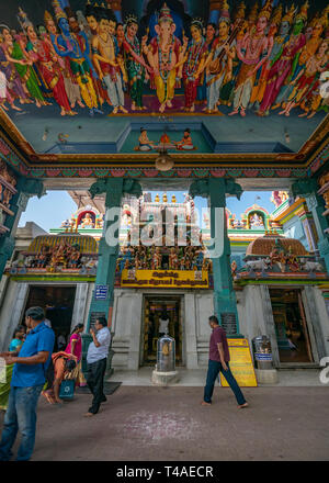 Vue verticale de l'Manakula Vinayagar temple en Inde. Banque D'Images