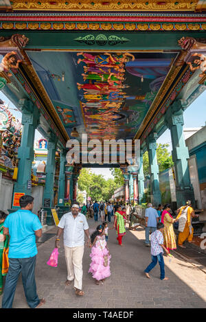 Vue verticale de l'Manakula Vinayagar temple en Inde. Banque D'Images