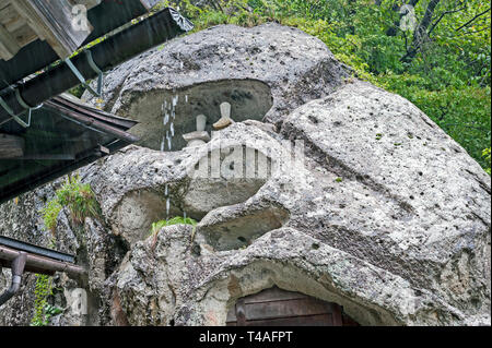 Risshaku-Ji jardins du Temple par temps humide, Yamadera, Yamagata, Japon Banque D'Images