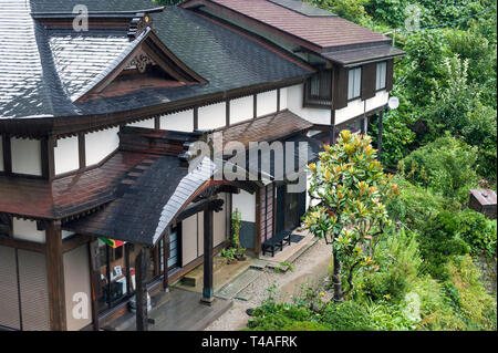 Risshaku-Ji jardins du Temple par temps humide, Yamadera, Yamagata, Japon Banque D'Images