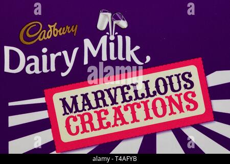 Merveilleux Lait Cadbury Creations Easter Egg Packaging Banque D'Images