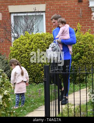 Dan Osborne vu pour la première fois depuis sa séparation de Jacqueline Jossa à leur domicile, à Kent avec : Dan Osborne Où : Kent, Royaume-Uni Quand : 15 Mar 2019 Crédit : Steve Finn/WENN Banque D'Images