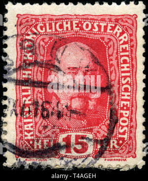 Timbre-poste de l'Autriche dans la couronne, l'empereur François-Joseph, et d'armoiries série émise en 1916 Banque D'Images