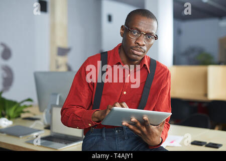 African Businessman Posing Banque D'Images