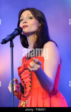 Sophie Ellis-Bextor effectuant au Cornbury Festival, Royaume-Uni. 4 juillet 2014 Banque D'Images