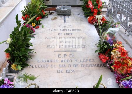 La Havane - Le 24 février : Tombe d'Amelia Goyri le 24 février 2011 à La Havane. Amelia est connu comme La Milagrosa (femme miraculeuse) et sa tombe est un famo Banque D'Images