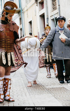 BARILE, ITALIE - 18 AVRIL 2014 - La représentation de la Pâques Via Crucis avec sa caractéristique des scènes et des costumes, à Barile, Italie Banque D'Images