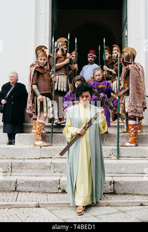 BARILE, ITALIE - 18 AVRIL 2014 - La représentation de la Pâques Via Crucis avec sa caractéristique des scènes et des costumes, à Barile, Italie Banque D'Images