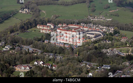 Vue aérienne de l'ensemble immobilier à nouveau à Burley dans Wharfedale (entre Otley & Bradford West Yorkshire) Banque D'Images