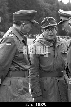 Le Brigadier Kurt Gerber (au centre) est présenté officiellement comme un expert dans le soi-disant 'Spiegel' cas par le bureau de presse de la Cour suprême fédérale allemande de la Justice. Photo d'archive non datée. Dans le monde d'utilisation | Banque D'Images