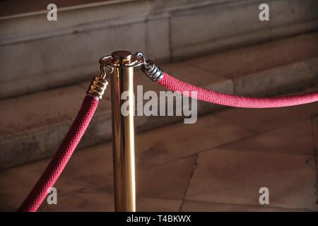 Close up of Red Carpet cordes de velours avec barrières Banque D'Images