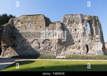 Reading Abbey a été fondée en 1121, par Henry I, et pendant les quatre siècles suivants il domine la ville, devenant l'un des plus influents establishme Banque D'Images