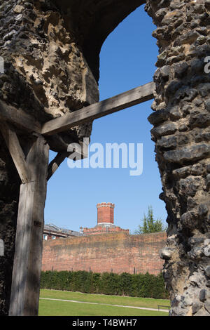 Reading Abbey a été fondée en 1121, par Henry I, et pendant les quatre siècles suivants il domine la ville, devenant l'un des plus influents establishme Banque D'Images