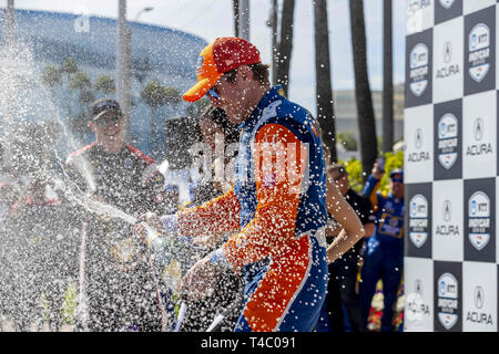 Long Beach, Californie, USA. 14 avr, 2019. SCOTT DIXON (9) de l'Australie, a terminé troisième en tant que ALEXANDER ROSSI (27) des États-Unis remporte le Grand Prix de l'Acura De Long Beach à l'Acura Grand Prix de Long Beach à rues de Long Beach de Long Beach, en Californie. (Crédit Image : © Walter G Arce Sr Asp Inc/ASP) Banque D'Images