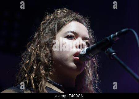 Brighton, East Sussex. 14 avril 2019. Nilufer Yanya effectue live at The Haunt à Brighton, sur sa tournée européenne. La tournée suit la sortie de son premier album "Miss Univers" publié le 22 mars 2019. Credit : Francesca Moore/Alamy Live News Banque D'Images