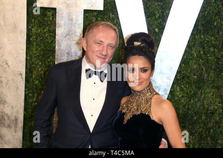 West Hollywood, Los Angeles, USA. Feb 24, 2013. Actrice mexicaine Salma Hayek et son époux Francois-Henri Pinault arrive pour le Vanity Fair Oscar Party Tour au coucher du soleil à West Hollywood, Los Angeles, USA, 24 février 2013. Credit : Hubert Boesl/dpa | dans le monde d'utilisation/dpa/Alamy Live News Banque D'Images
