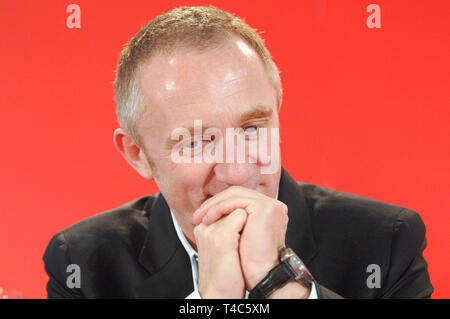 Nuremberg, Allemagne. Apr 16, 2019. Les Dons pour la reconstruction de l'église Notre-Dame : entrepreneur De Luxe Pinault promet 100 millions d'euros. Archives photos : François Henri PINAULT (FRA, Président du Conseil, président-directeur général de PPR, Président de gestion) .Portraet, (M). Conférence de presse de PUMA et Pinault-Printemps-Redoute (PPR) sur l'acquisition de Puma sur 12.04.2007. (M). Utilisation dans le monde entier | Credit : dpa/Alamy Live News Banque D'Images