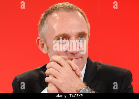 Nuremberg, Allemagne. Apr 16, 2019. Les Dons pour la reconstruction de l'église Notre-Dame : entrepreneur De Luxe Pinault promet 100 millions d'euros. Archives photos : François Henri PINAULT (FRA, Président du Conseil, président-directeur général de PPR, Président de gestion) .Portraet, (M). Conférence de presse de PUMA et Pinault-Printemps-Redoute (PPR) sur l'acquisition de Puma sur 12.04.2007. (M). Utilisation dans le monde entier | Credit : dpa/Alamy Live News Banque D'Images