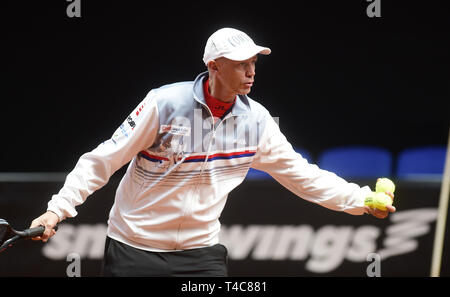 Prostejov, République tchèque. Apr 16, 2019. Petr Pala, République tchèque ne joue pas le capitaine, est vu lors d'une session de formation avant la République tchèque contre le Canada Fed Cup relegation contest, le 16 avril 2019, à Prostejov, en République tchèque. Le concours aura lieu du 20 avril au 21 avril. Credit : Ludek Perina/CTK Photo/Alamy Live News Banque D'Images