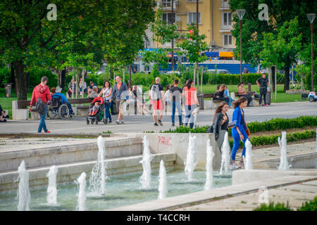 Springbrunnen, Platz vor dem Les Kulturpalast Bulevard, Bulgarie, Sofia, Bulgarie Banque D'Images